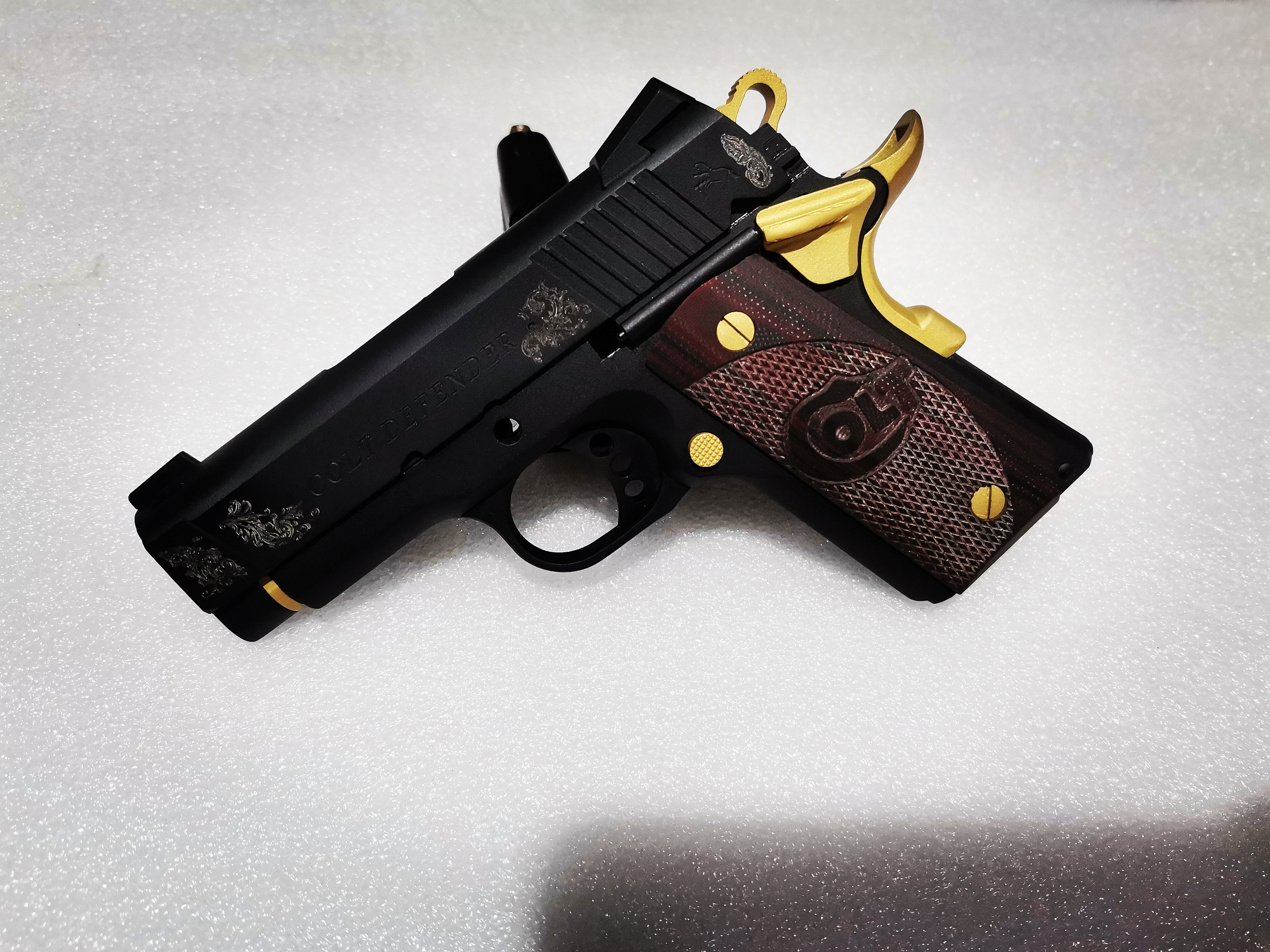 Colt Defender tradicional | Cerakote