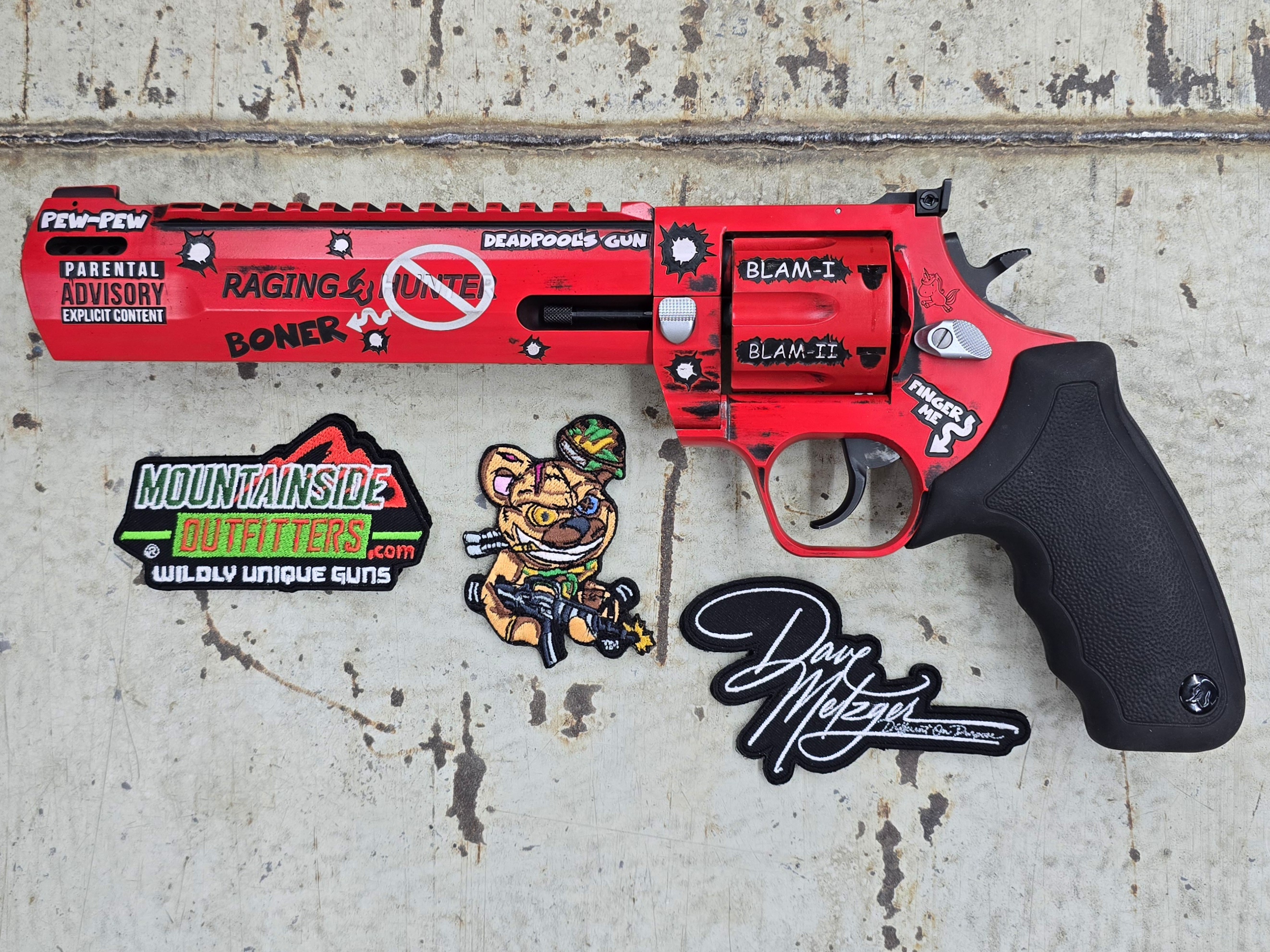 Deadpool Theme Taurus Raging Hunter | Cerakote