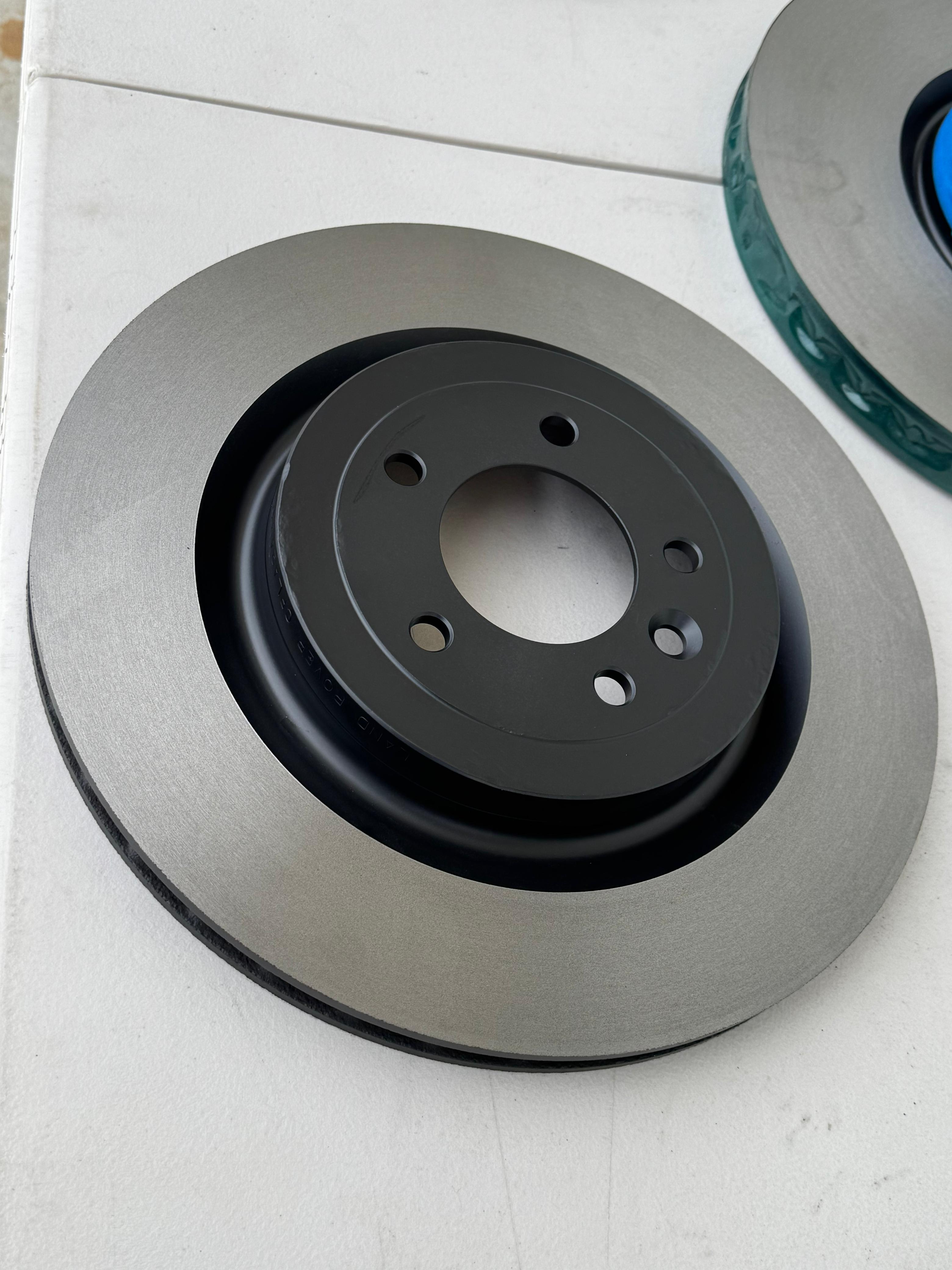 Range Rover Sport Brembo Brakes E-100 Blackout | Cerakote