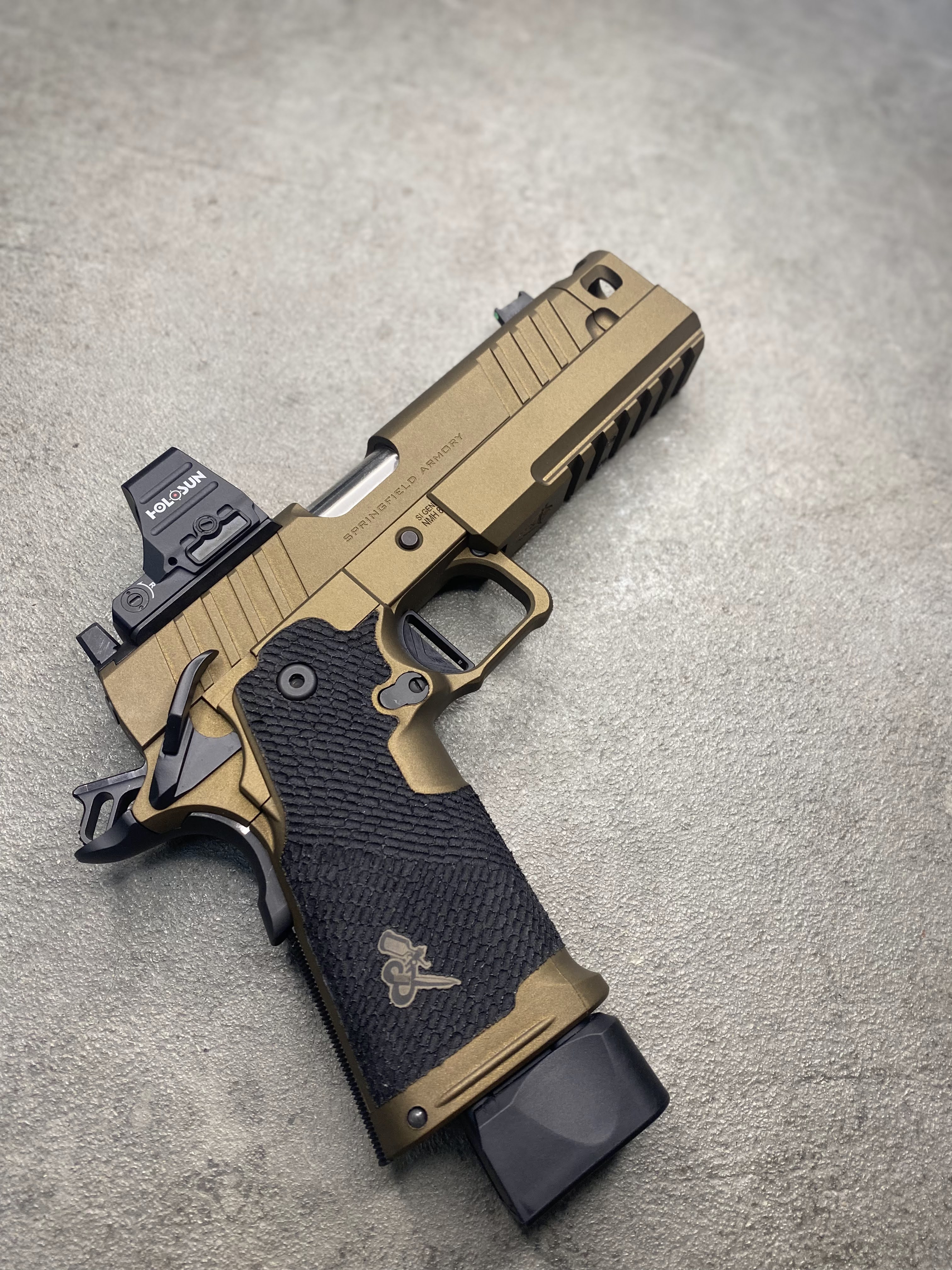 Springfield Prodigy Thread Springfield Prodigy with custom stippling | Cerakote