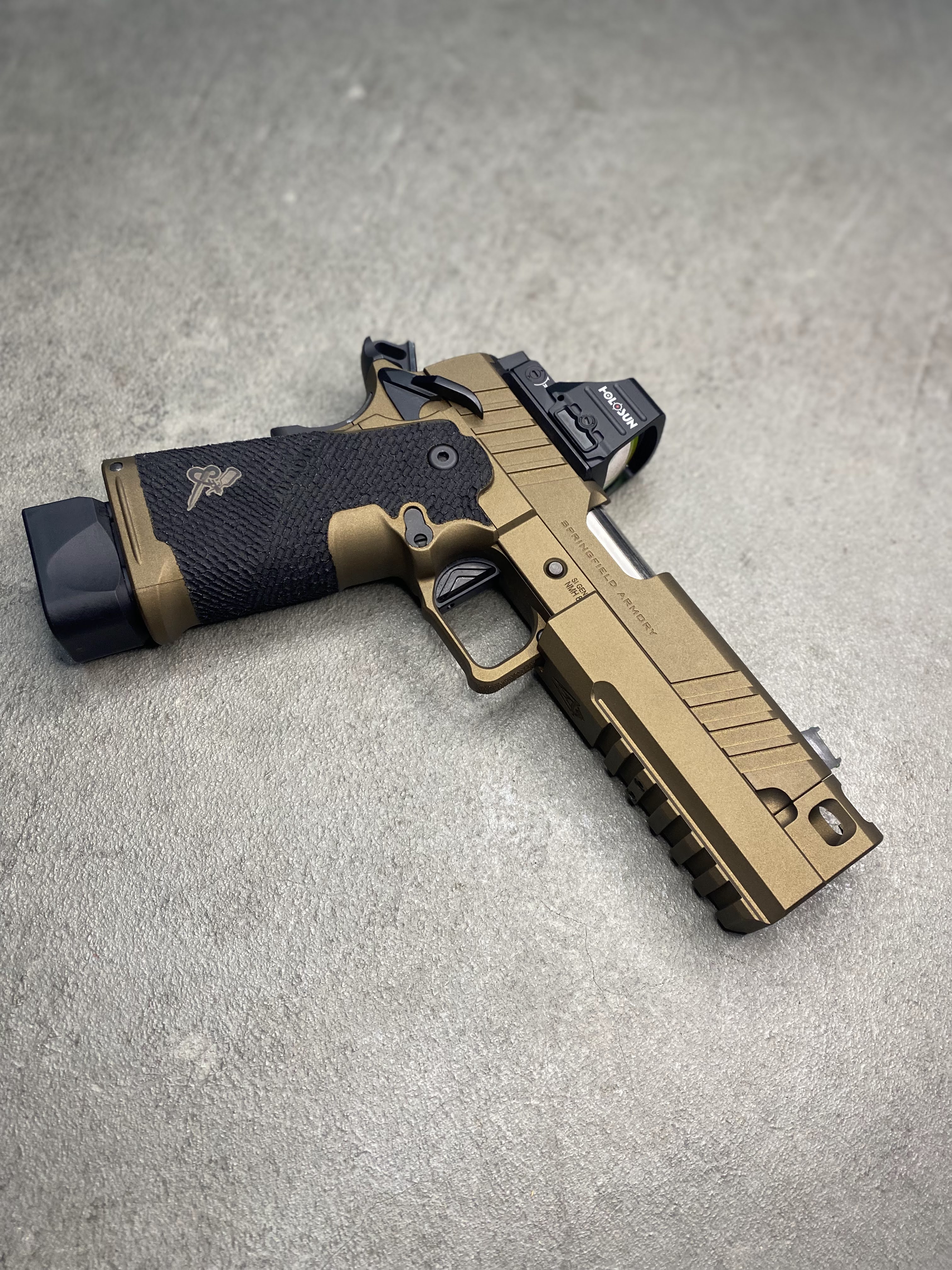 Springfield Prodigy Thread Springfield Prodigy with custom stippling | Cerakote