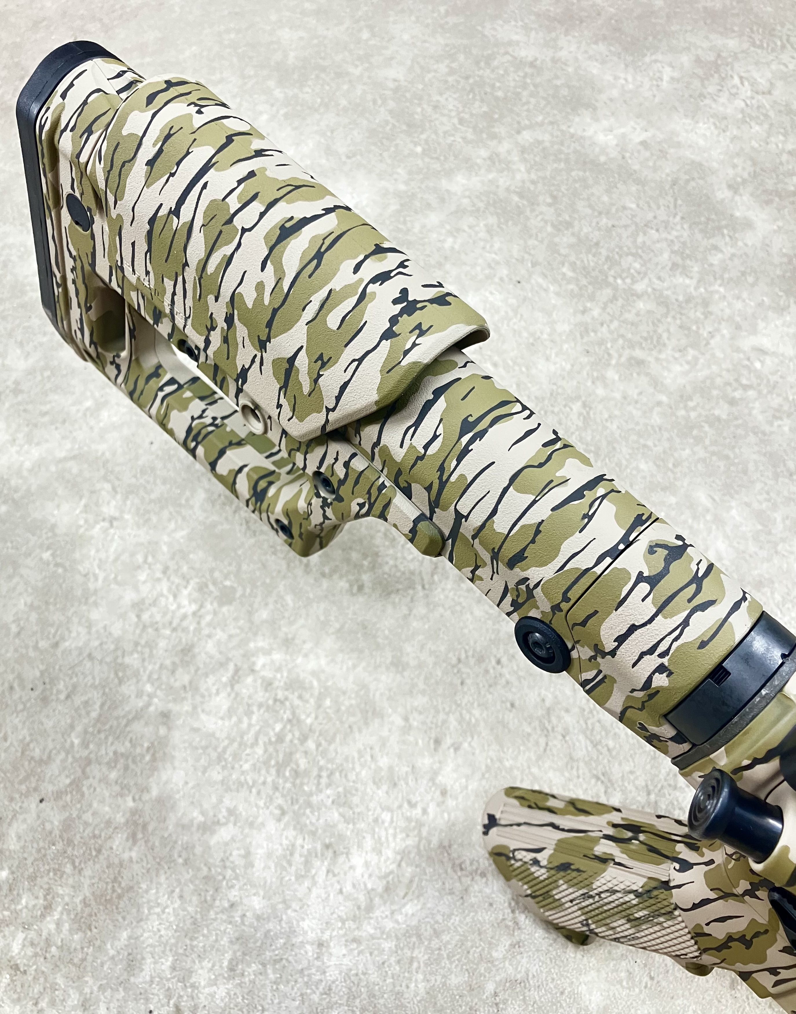 Mossy Oak Bottomland finished in Glock® FDE, Graphite Black