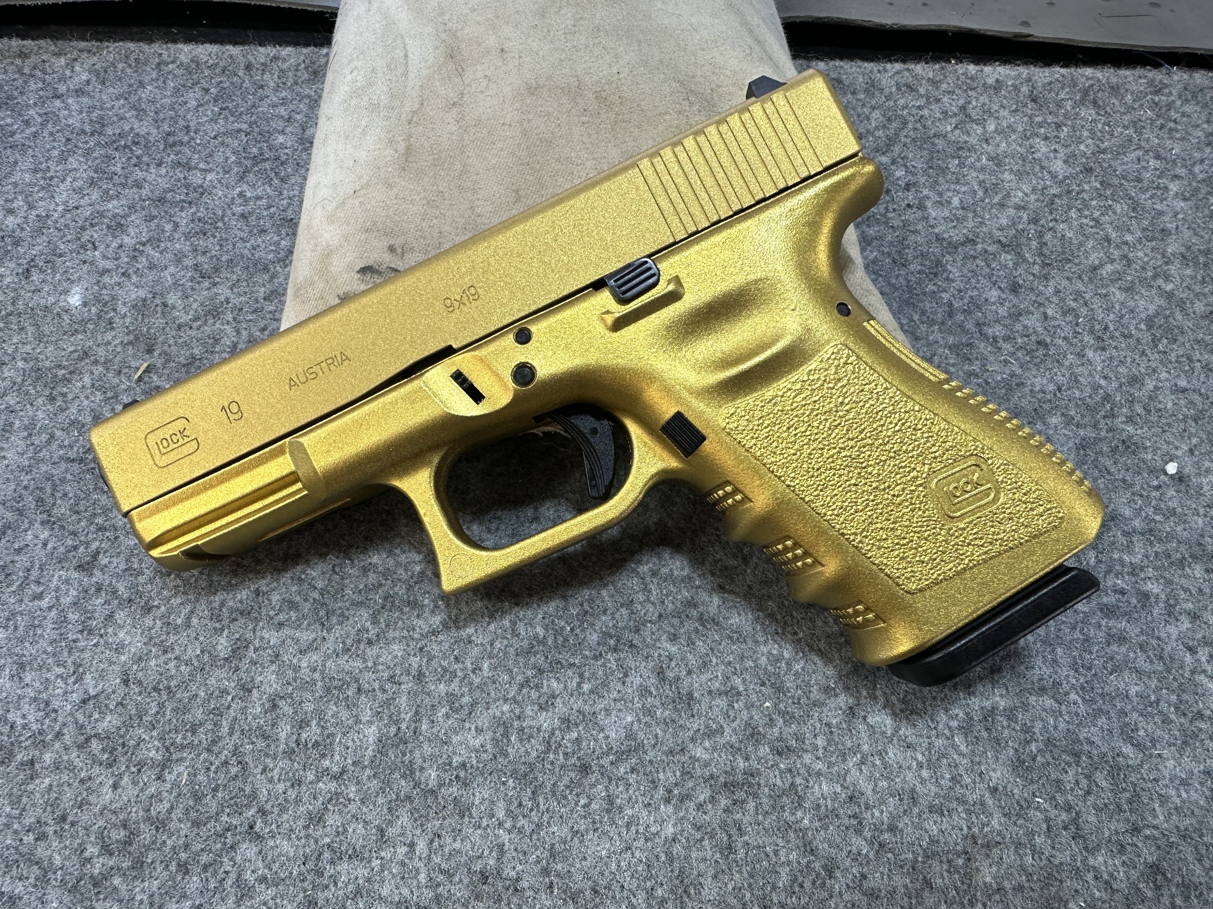 Glock 19 FX Gold | Cerakote