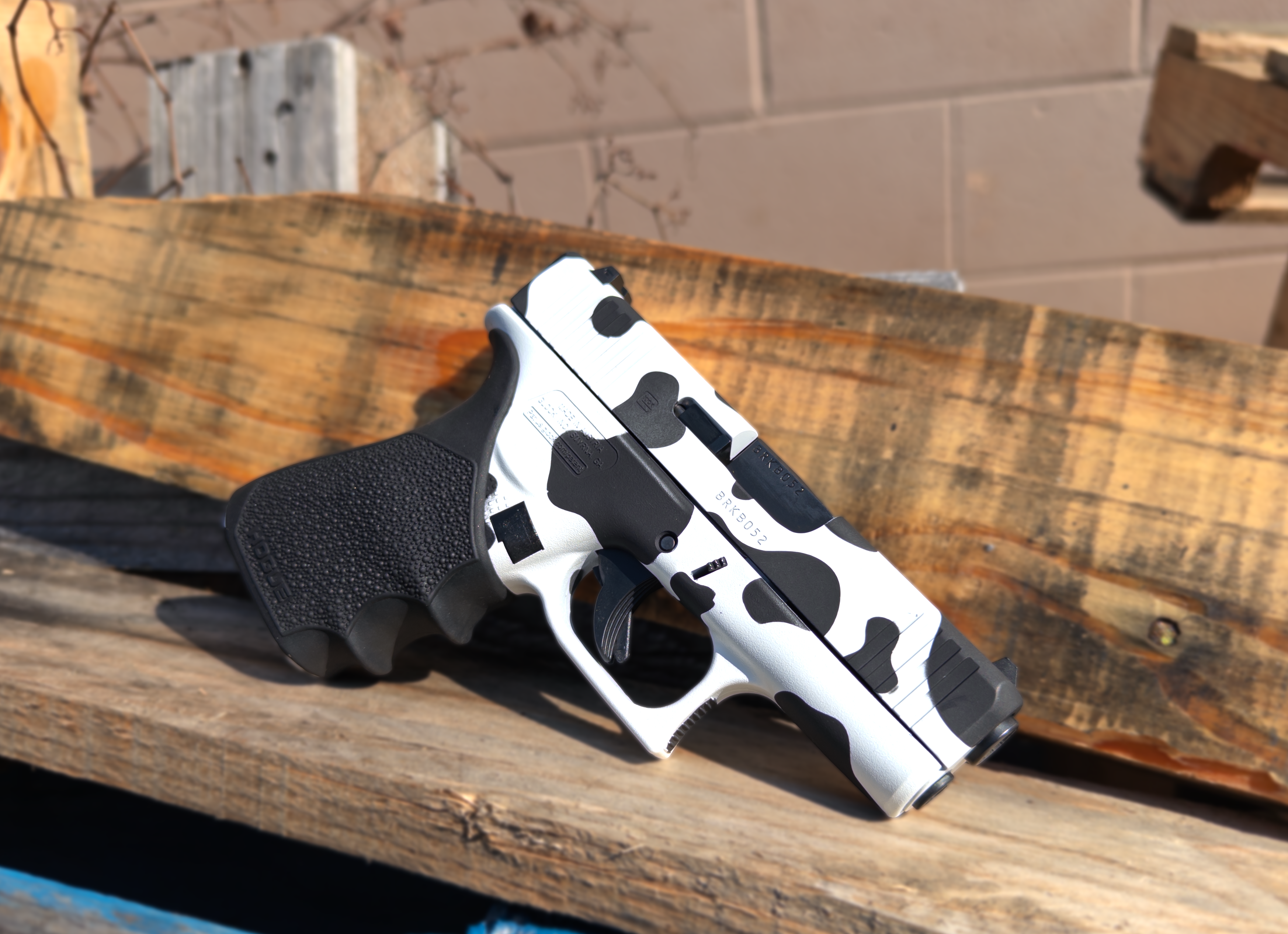 G43x Cow coated with Graphite Black and Stormtrooper White | Cerakote