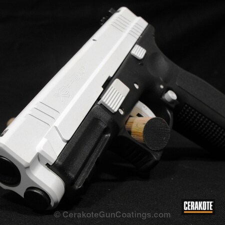 Powder Coating: Bright White H-140,Graphite Black H-146,Handguns,Springfield Armory,Armory XD45