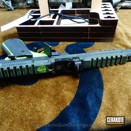 Powder Coating: Graphite Black H-146,Zombie Green H-168,Handguns,Browning