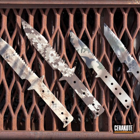 Powder Coating: Graphite Black H-146,Knives,Cerakote,DESERT SAND H-199,Coated,Strider,Coyote Tan H-235