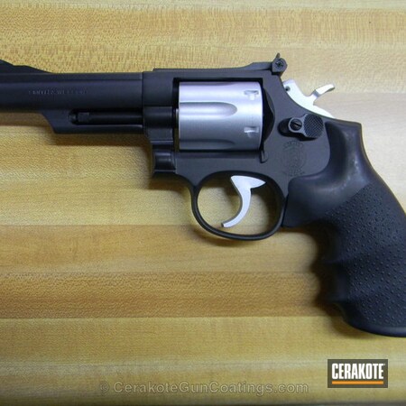 Powder Coating: Smith & Wesson,Crushed Silver H-255,Armor Black H-190,Revolver