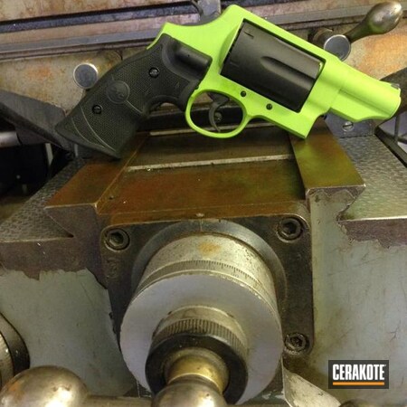 Powder Coating: Graphite Black H-146,Smith & Wesson,Zombie Green H-168,Revolver