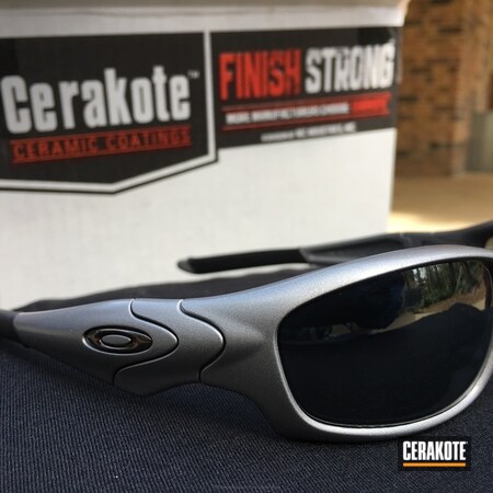 Powder Coating: Sunglasses,Oakley,Graphite Black H-146,Satin Aluminum H-151