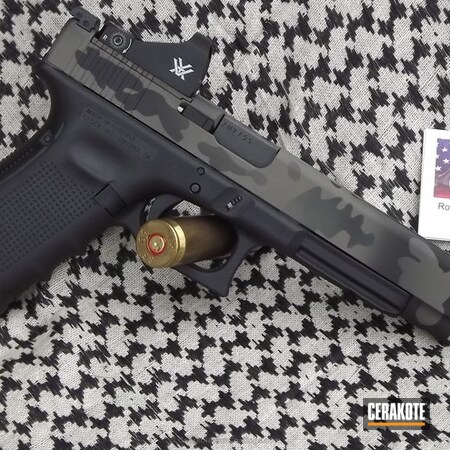 Powder Coating: Graphite Black H-146,Glock,Handguns,Pistol,MAGPUL® FOLIAGE GREEN H-231