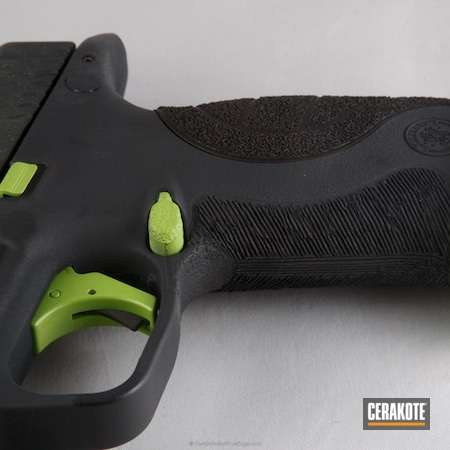 Powder Coating: Smith & Wesson M&P,Smith & Wesson,Custom M&P9 Competition Gun,Zombie Green H-168,Splatter,Competition Gun,MAGPUL® STEALTH GREY H-188,3 Gun