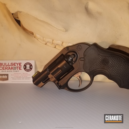 Powder Coating: Graphite Black H-146,Revolver,Ruger,Hammerless Revolver,Solid Tone
