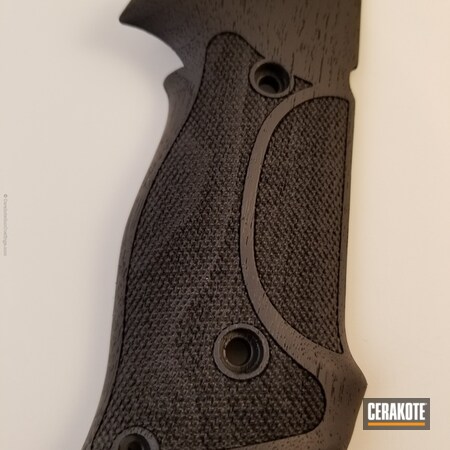 Powder Coating: Armor Black H-190,Wood,Grips