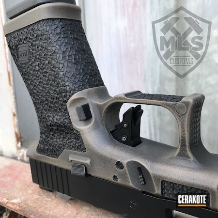 Powder Coating: Graphite Black H-146,Glock,Distressed,Two Tone,Handguns,Pistol,Flat Dark Earth H-265