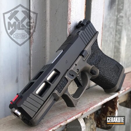 Powder Coating: Graphite Black H-146,Glock,Distressed,Two Tone,Handguns,Pistol,Flat Dark Earth H-265