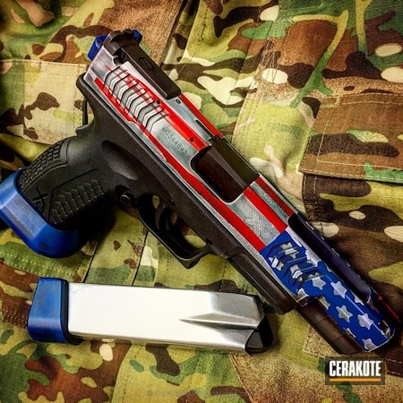Powder Coating: Bright White H-140,Pistol,Springfield XD,American Flag Theme,Springfield Armory,Merica,American Flag,FIREHOUSE RED H-216,Sky Blue H-169,Distressed American Flag