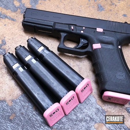 Powder Coating: Glock,Bazooka Pink H-244,Pistol,Armor Black H-190,Glock 17