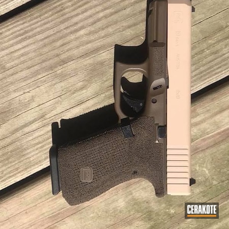 Powder Coating: Glock,Two Tone,DESERT SAND H-199,Glock 19,Patriot Brown H-226