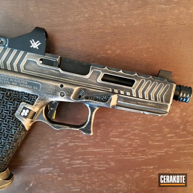 Cerakoted: Glock 19,MAGPUL® FLAT DARK EARTH H-267,Custom,Graphite Black H-146,Distressed,Stippled,Pistol,Glock,CCW