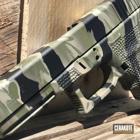 Powder Coating: Glock,Tiger Stripes,DESERT SAND H-199,Highland Green H-200,Pistol,Glock 21,Armor Black H-190,Camo,Vietnam Tiger Stripe Camo