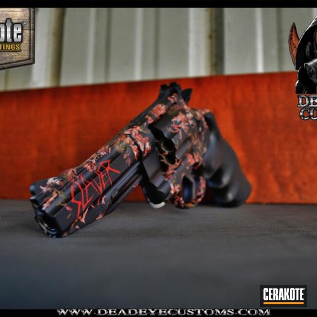 Cerakoted: Custom Mix,FIREHOUSE RED H-216,Custom,Custom Design,Graphite Black H-146,VORTEX® BRONZE H-293,Smith & Wesson,Revolver,Crimson H-221,Organic Pattern,Desert Gold: H-246