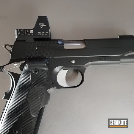 Powder Coating: Graphite Black H-146,Sig Sauer,Pistol
