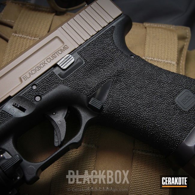 Cerakoted: Glock 19,MAGPUL® FLAT DARK EARTH H-267,Two Tone,Stippled,Pistol,Glock