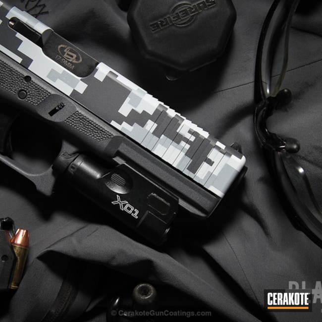 Cerakoted: Snow White H-136,Digital Camo,Stippled,BATTLESHIP GREY H-213,Pistol,Glock,Glock 17,SIG™ DARK GREY H-210