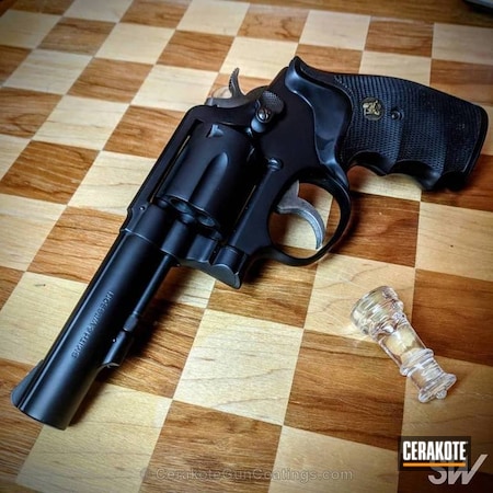 Powder Coating: Graphite Black H-146,Smith & Wesson,Black,Revolver,Solid Color