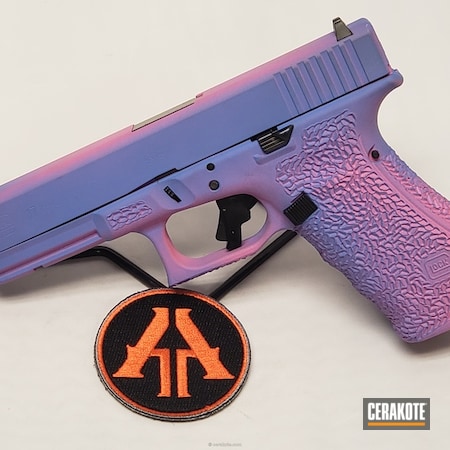 Powder Coating: 9mm,Glock,Bazooka Pink H-244,Two-Color Fade,Pistol,Glock 17,Custom,Pastel Purple H-138