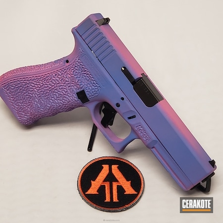Powder Coating: 9mm,Glock,Bazooka Pink H-244,Two-Color Fade,Pistol,Glock 17,Custom,Pastel Purple H-138