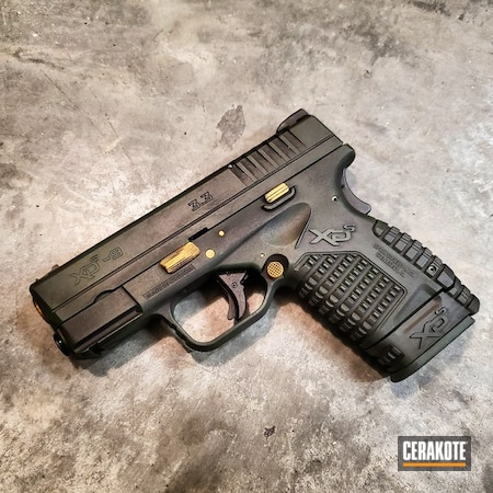 Powder Coating: 9mm,Distressed,Pistol,Gold H-122,Armor Black H-190,Springfield XD,Springfield Armory,JESSE JAMES EASTERN FRONT GREEN  H-400,Daily Carry,Battleworn