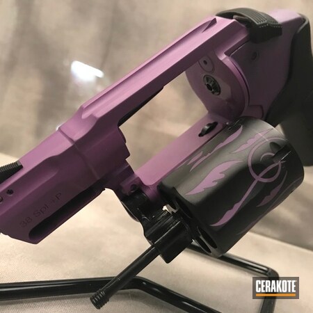 Powder Coating: Floral Patterned,Graphite Black H-146,Smith & Wesson,Two Tone,Floral,Revolver,Bright Purple H-217