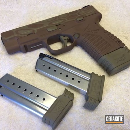 Powder Coating: Copper Brown H-149,Pistol,Springfield Armory,Springfield XD-40,40cal,Coyote Tan H-235,Kryptek