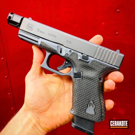 Powder Coating: Laser Engrave,Glock,Gun Coatings,S.H.O.T,Texas Cerakote,Pistol,Glock 19,Sniper Grey H-234,Stippled