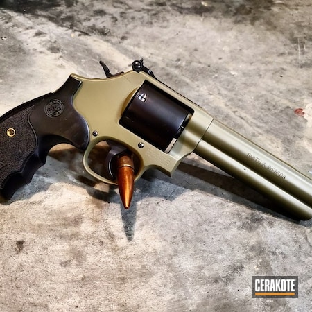Powder Coating: HAZEL GREEN H-204,Graphite Black H-146,Smith & Wesson,Gun Coatings,Two Tone,S.H.O.T,Revolver,Smith & Wesson 686-6,.357 Magnum,Hunting