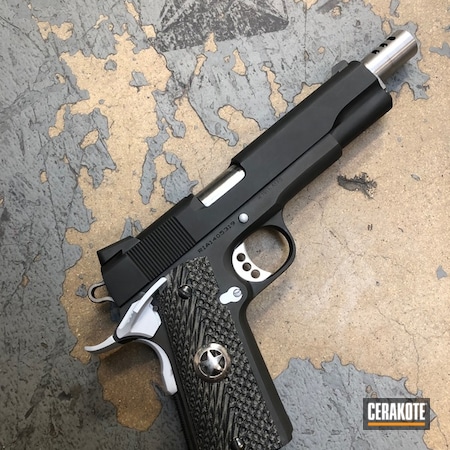 Powder Coating: Graphite Black H-146,Gun Coatings,1911,S.H.O.T,Handguns,Crushed Silver H-255,Pistol,Rock Island Armory 1911,Rock Island Armory
