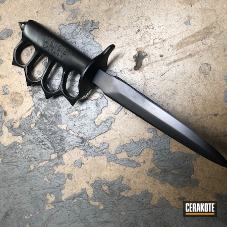 Powder Coating: Brass Knuckles,BLACKOUT E-100,S.H.O.T,Fixed-Blade Knife,Knife,Solid Tone