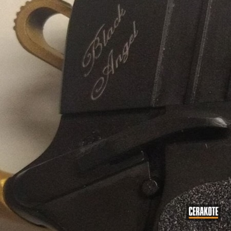 Powder Coating: Graphite Black H-146,Gun Coatings,Two Tone,1911,S.H.O.T,Pistol,Gold H-122,Laser Stippled