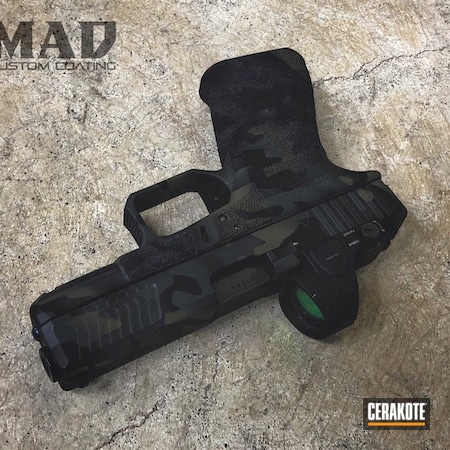 Powder Coating: Graphite Black H-146,Glock,Gun Coatings,S.H.O.T,Handguns,Pistol,MAGPUL® FOLIAGE GREEN H-231,MultiCam,Camo,Sniper Grey H-234,MAD Land Camo