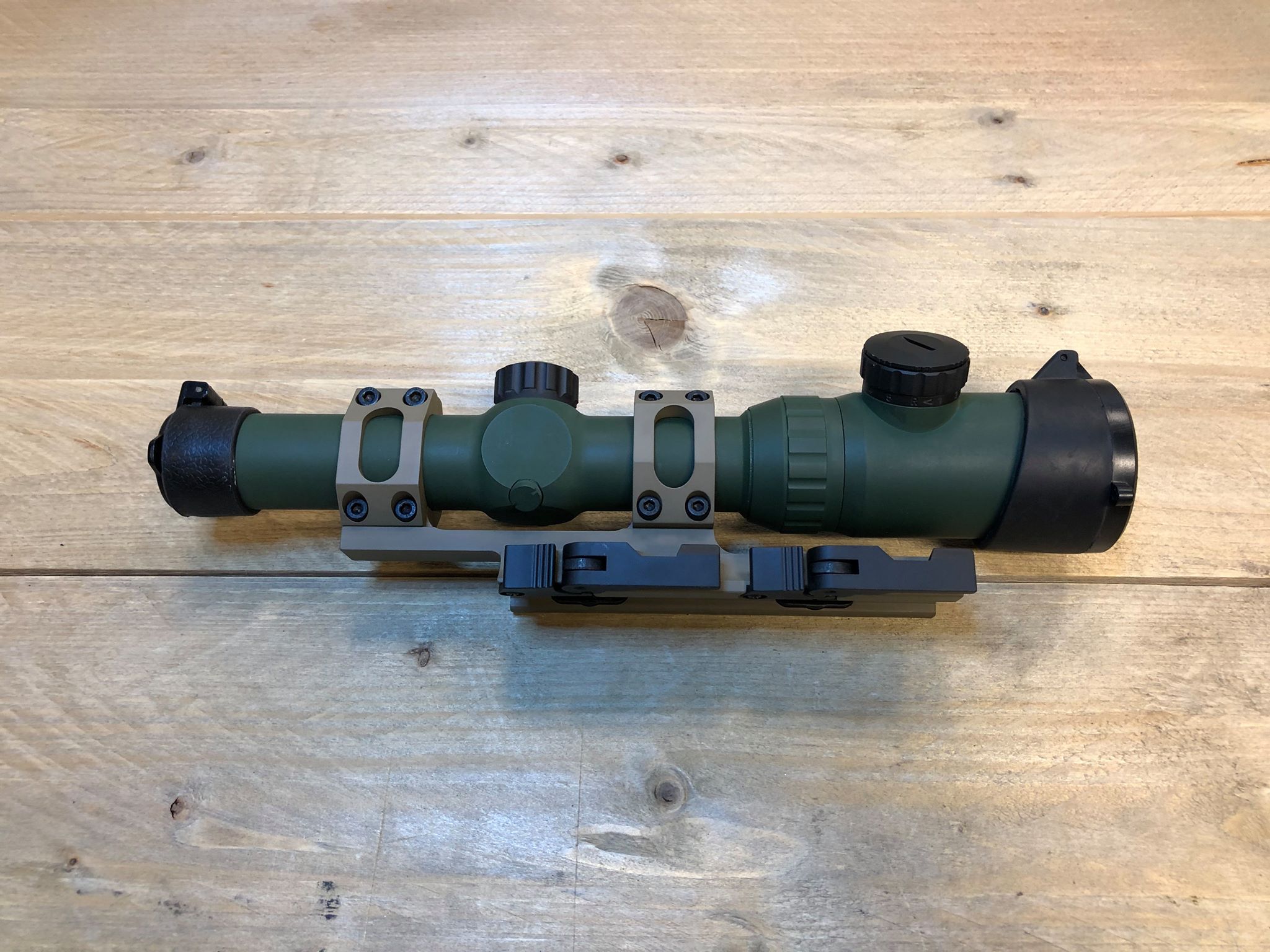 Custom Scope featuring Patriot Brown, Graphite Black and Magpul® Flat ...