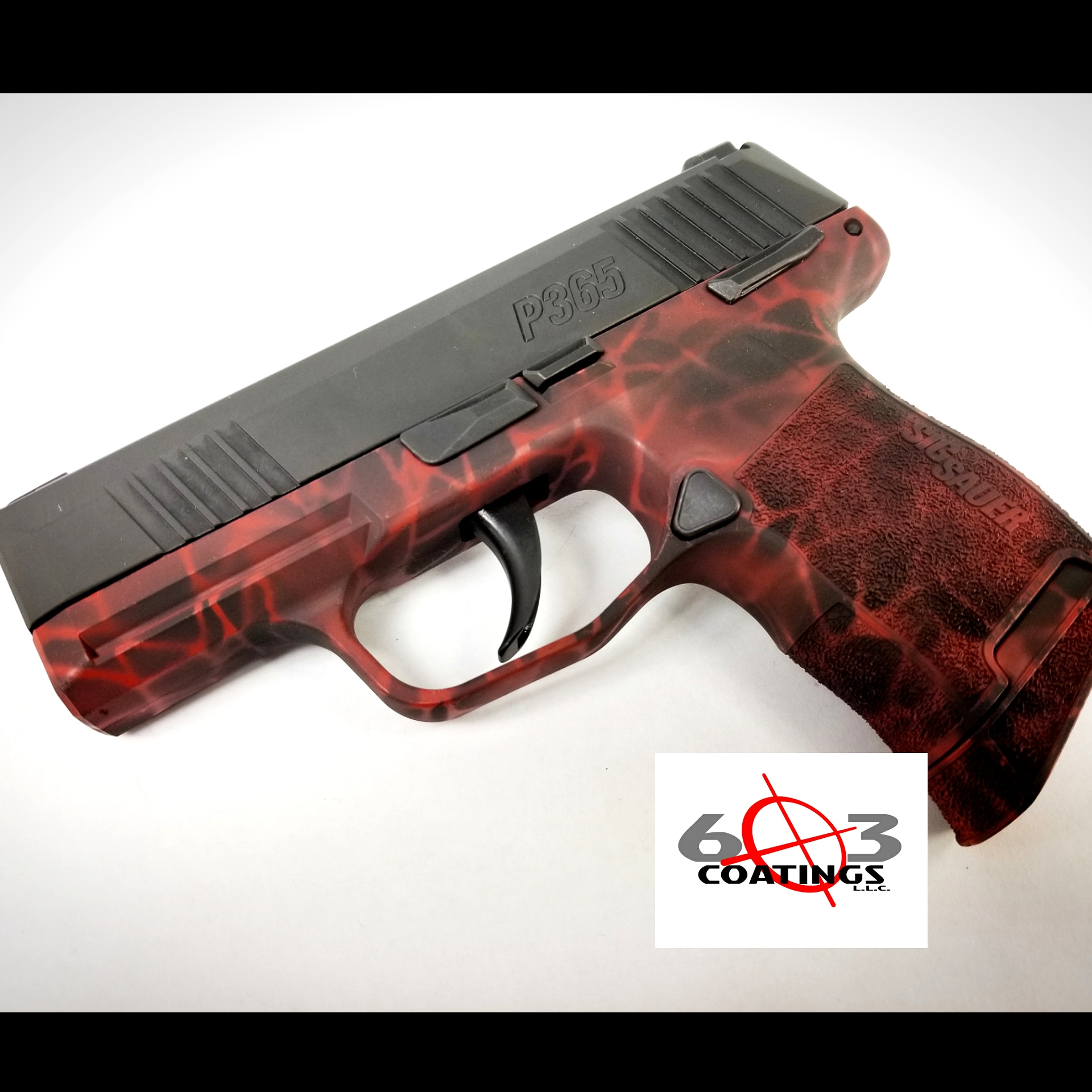 Présentoir Pour Pistolet Sig Sauer P365 - Avec 3 Porte-revues - Coffre Présentoir Pour Pistolet Sig Sauer P365 - Avec 3 Porte-revues - Coffre