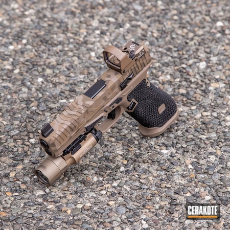 Powder Coating: Glock,S.H.O.T,Camo,Custom Camo,Glock 17,Camouflage,MAGPUL® FLAT DARK EARTH H-267,Desert