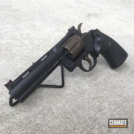 Powder Coating: Graphite Black H-146,S.H.O.T,Revolver,Colt,Burnt Bronze H-148