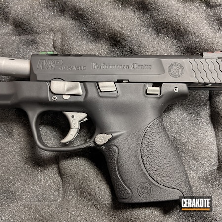 Powder Coating: Graphite Black H-146,Smith & Wesson,M&P Shield,S.H.O.T,Performance Center,SAVAGE® STAINLESS H-150,.40