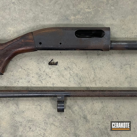 Powder Coating: Wingmaster,Graphite Black H-146,Shotgun,S.H.O.T,20 Gauge,Remington 870,Rust