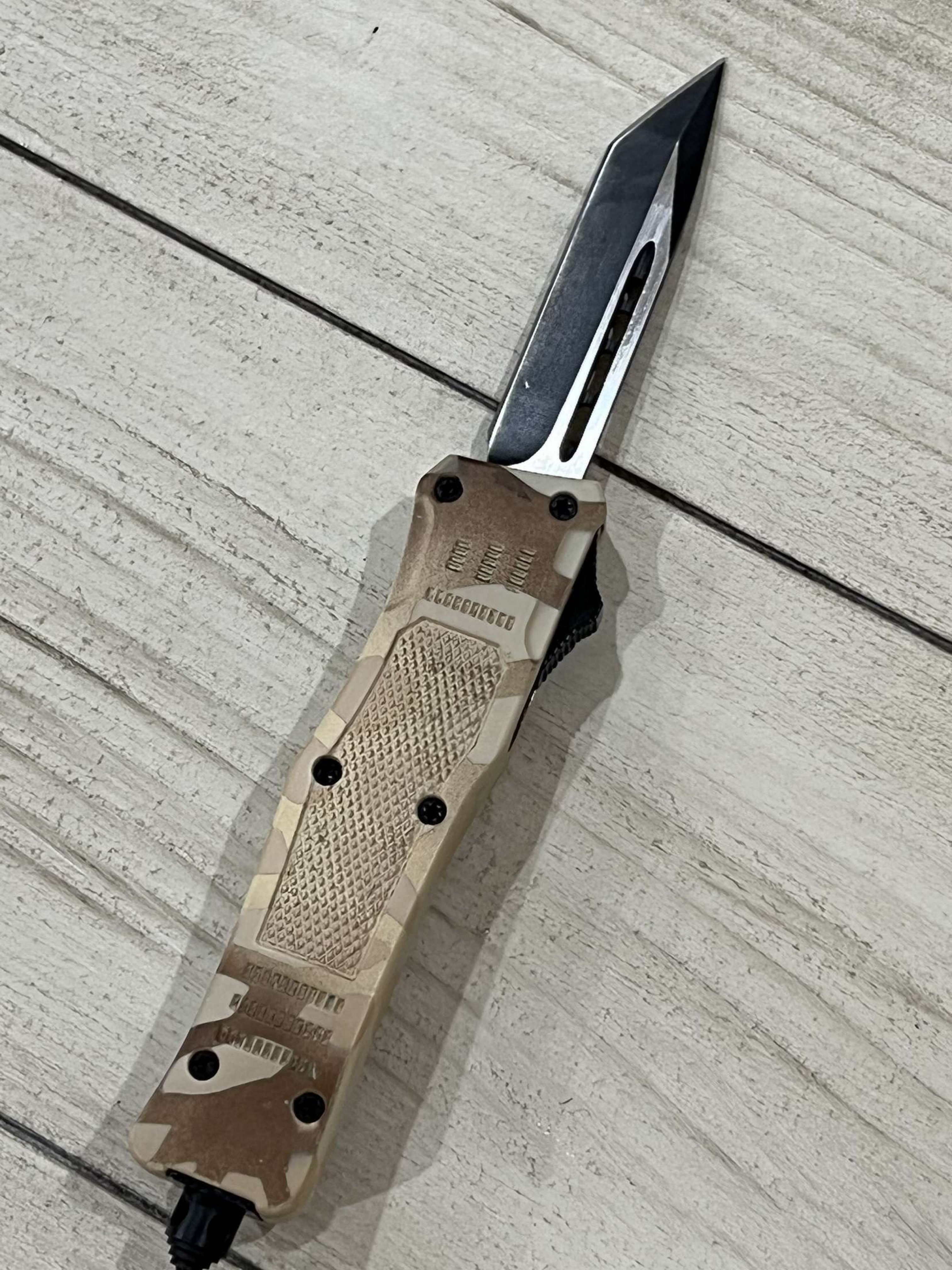 Custom Camo Knife Cerakoted using Plum Brown, Light Sand and FS Sabre ...