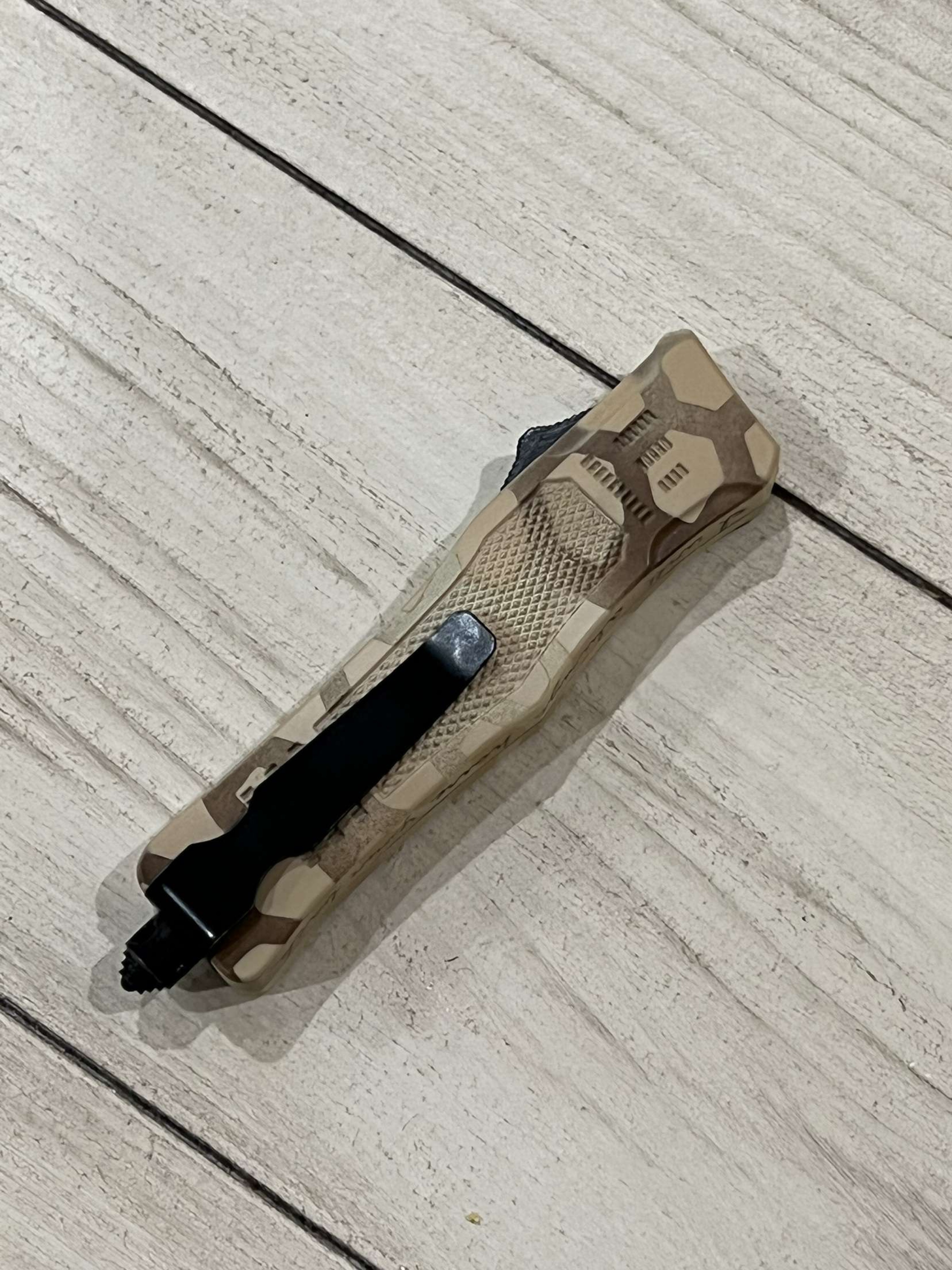 Custom Camo Knife Cerakoted using Plum Brown, Light Sand and FS Sabre ...