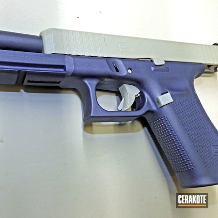Powder Coating: Glock,CRUSHED ORCHID H-314,S.H.O.T,FROST H-312,Glitter Glock,G17,Jimmy Cannon,Cerakote FX COSMIC FX-102,Glock 17,Jersey City,New Jersey Cerakote